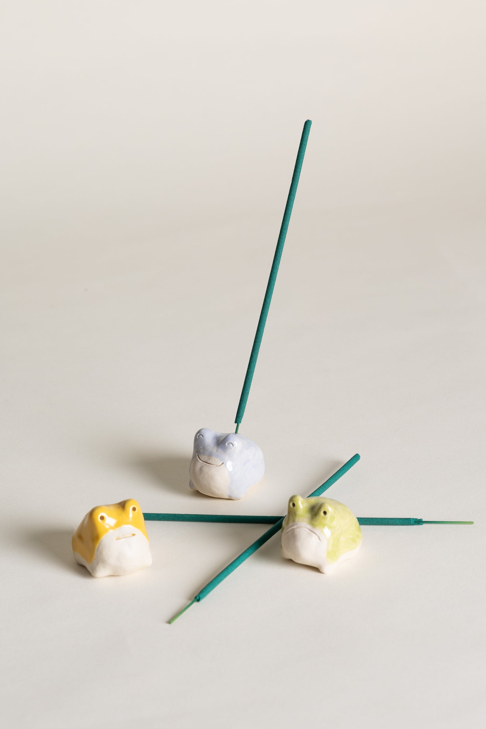 Hikerdelic Kaeru Ceramic Incense Holder Set Multi